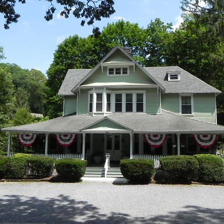 הוט ספרינגס Vine Cottage Inn מראה חיצוני תמונה