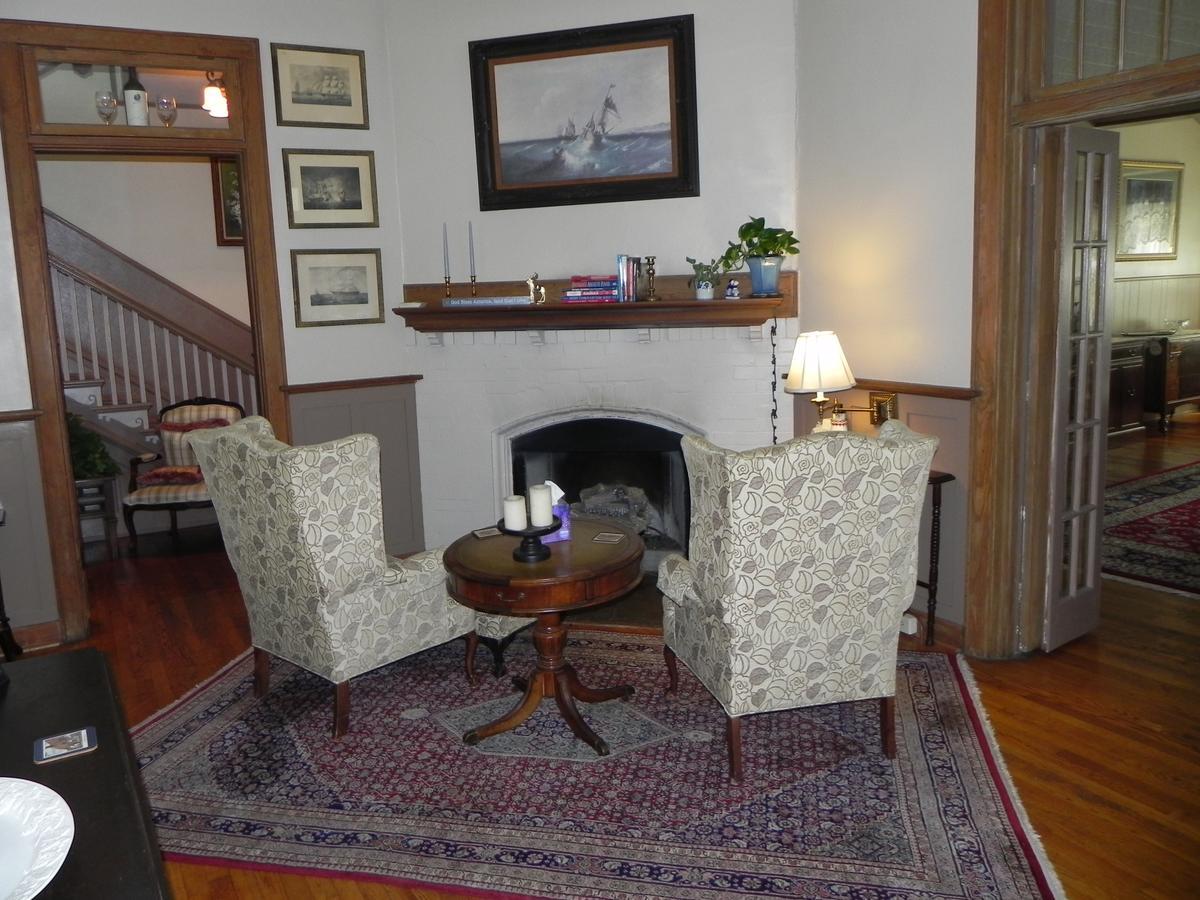 הוט ספרינגס Vine Cottage Inn מראה חיצוני תמונה