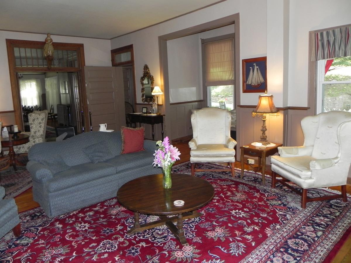 הוט ספרינגס Vine Cottage Inn מראה חיצוני תמונה