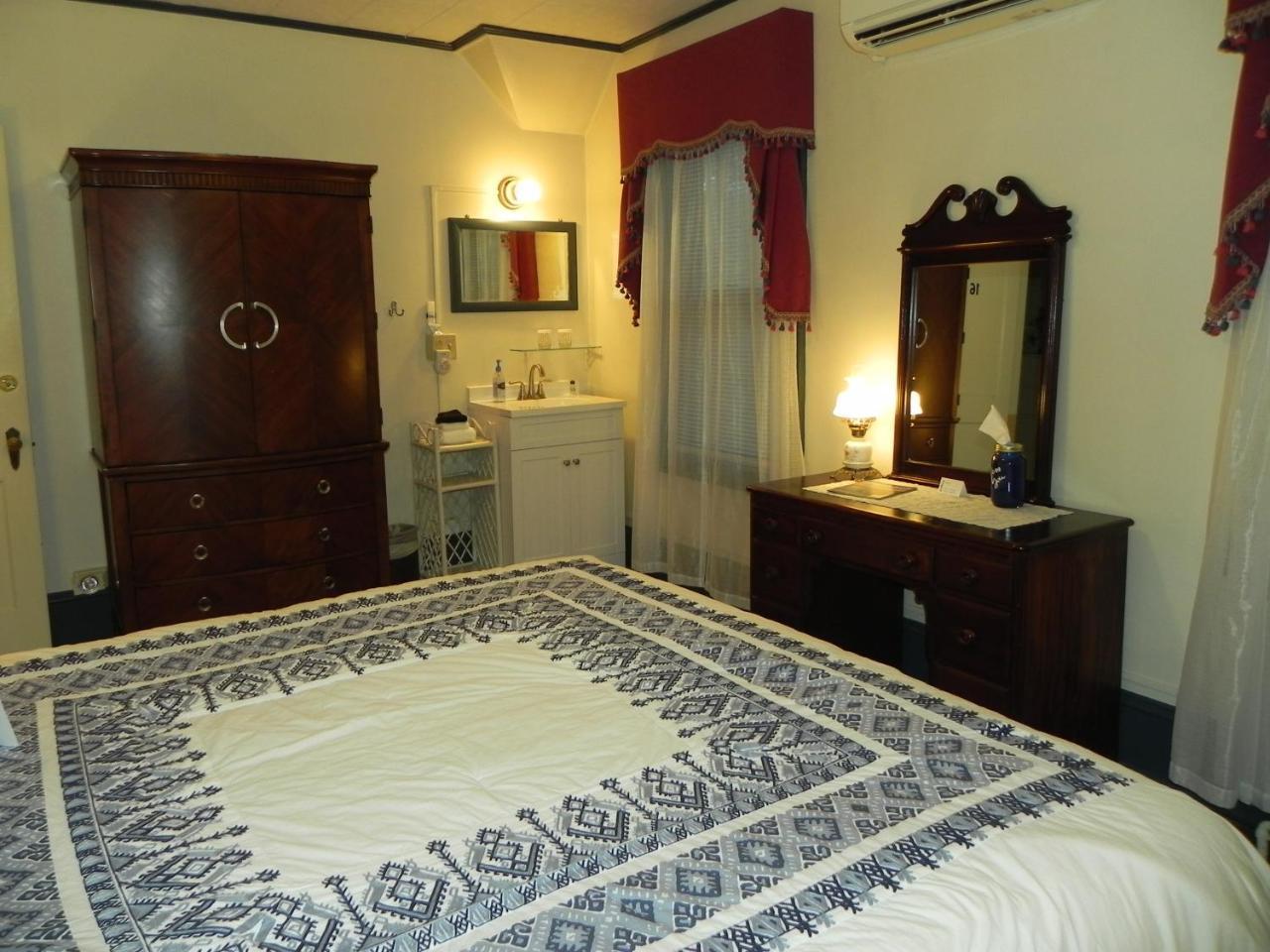 הוט ספרינגס Vine Cottage Inn מראה חיצוני תמונה