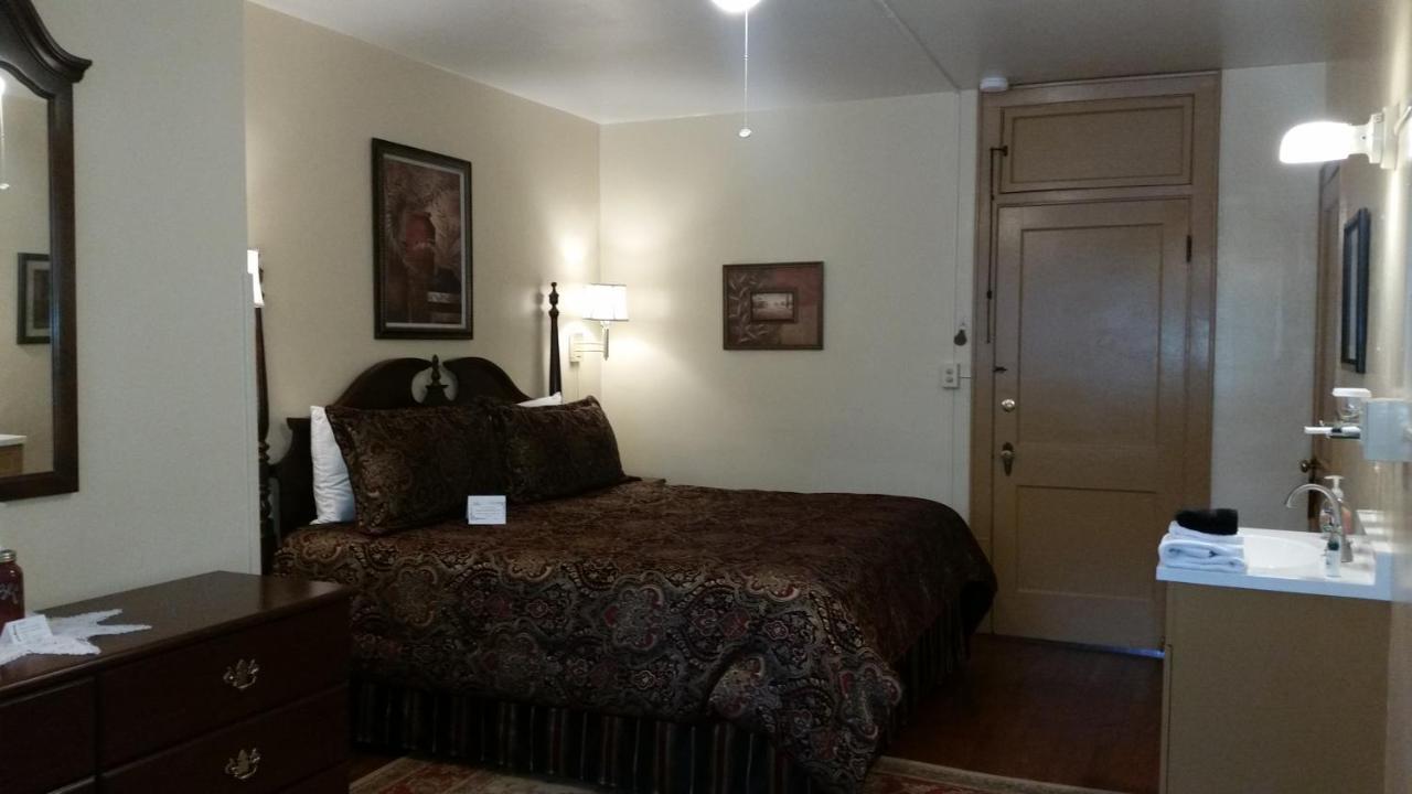 הוט ספרינגס Vine Cottage Inn מראה חיצוני תמונה