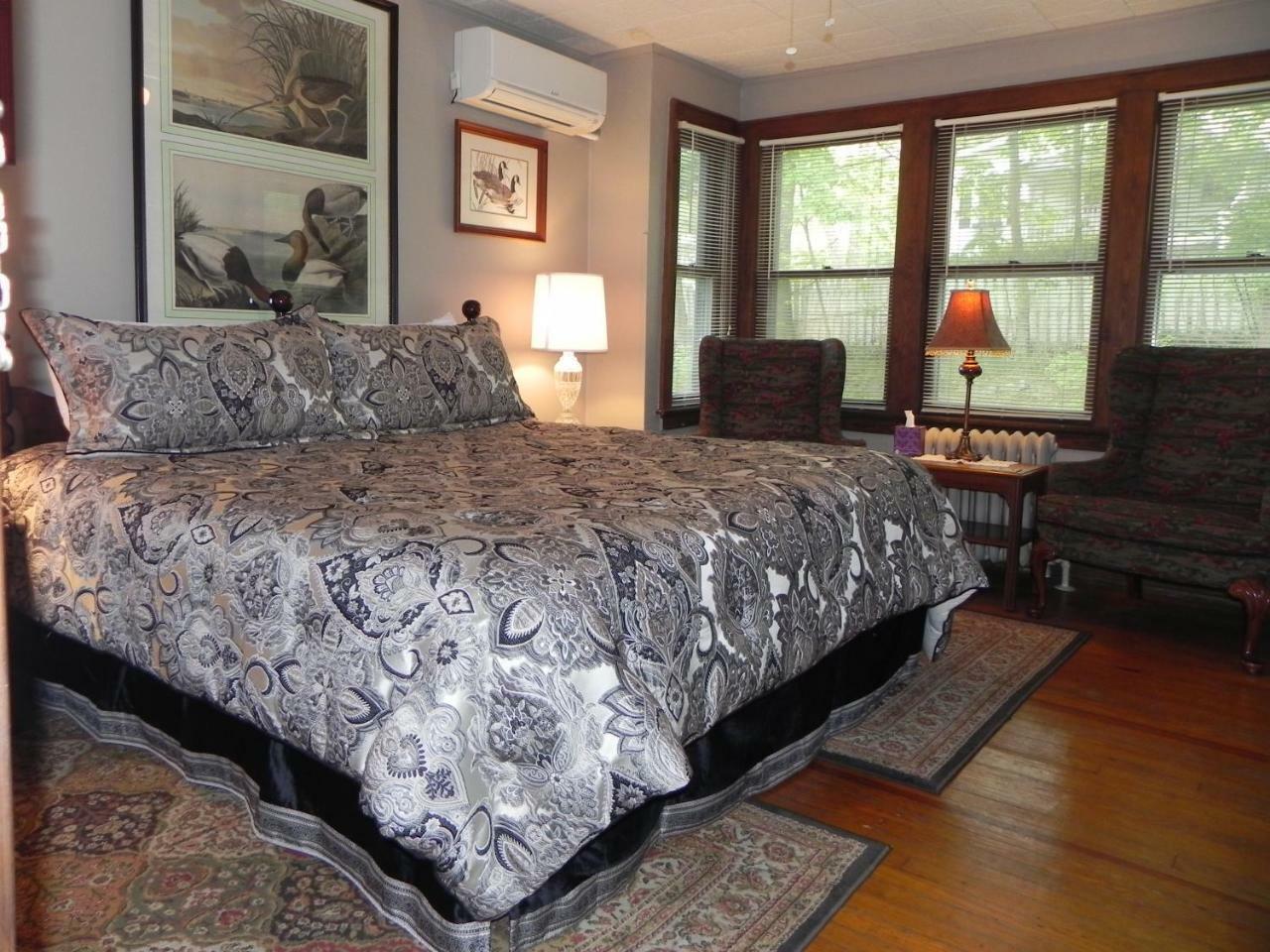 הוט ספרינגס Vine Cottage Inn מראה חיצוני תמונה
