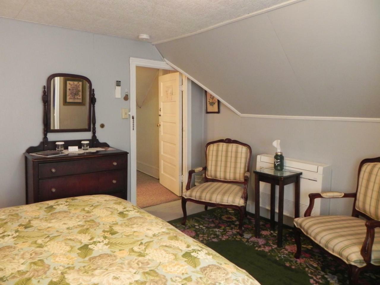 הוט ספרינגס Vine Cottage Inn מראה חיצוני תמונה
